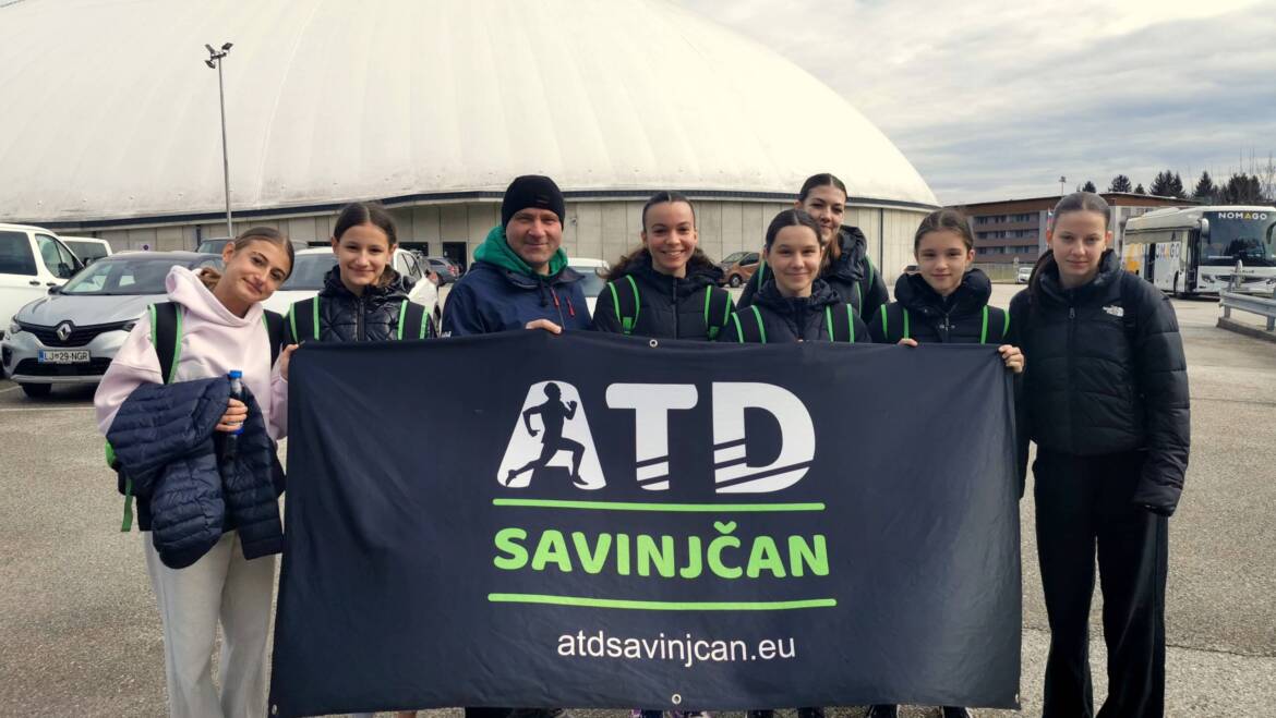 SRČNOST PRED MEDALJAMI: PIONIRKE U16 NAVDUŠILE NA DRŽAVNEM PRVENSTVU V DVORANI